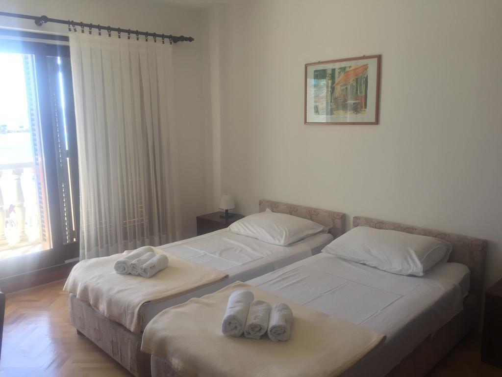 Studio Apartmani Topic Omis Exterior photo